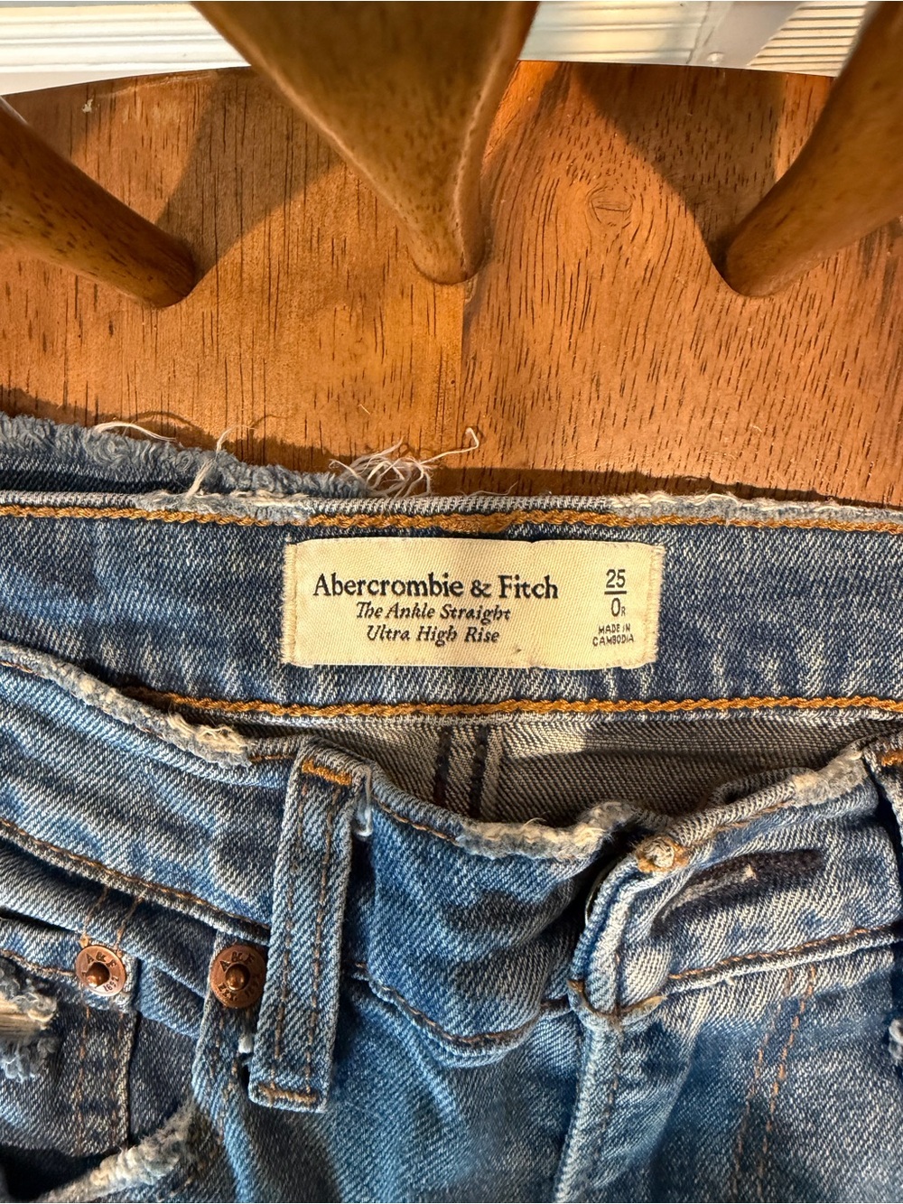 Abercrombie & Fitch Distressed High-Rise Ankle Jeans - Light Blue